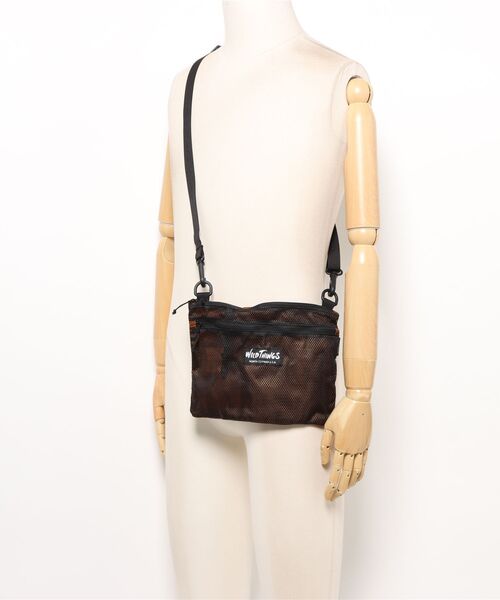WILD THINGS(ワイルドシングス)の「【WILD THINGS】LIGHT SHOULDER POUCH L 超軽量 リップストップナイロン 2層ポケット 大きめショルダー(ショルダーバッグ・レディース・クリアブラック/カーキ/クリアブラウン・ONE SIZE)」の9枚目の写真