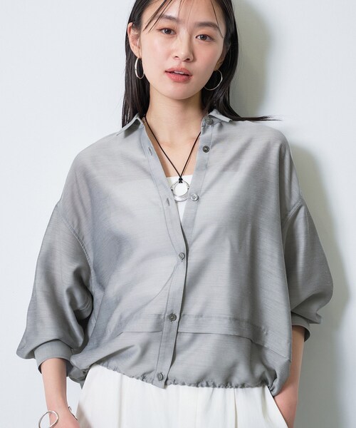 INDIVI(インディヴィ)の「【接触冷感/洗える/2WAY】ドロスト付 シアーシャンブレーシャツ(シャツ/ブラウス・レディース・ネイビー系3/ブラウン系その他4/ライトグレー系3/ネイビー系2/ホワイト系3/ネイビー系5/ブルー系7/グレー系2/サックスブルー系2・38/05/13/15 /19/34)」の3枚目の写真