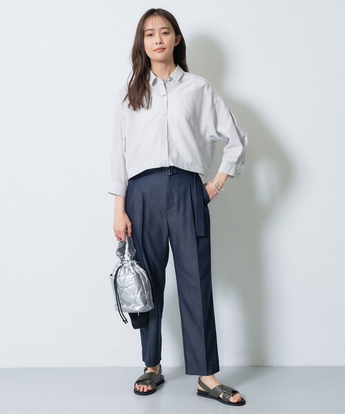 INDIVI(インディヴィ)の「【接触冷感/洗える/2WAY】ドロスト付 シアーシャンブレーシャツ(シャツ/ブラウス・レディース・ネイビー系3/ブラウン系その他4/ライトグレー系3/ネイビー系2/ホワイト系3/ネイビー系5/ブルー系7/グレー系2/サックスブルー系2/ホワイト系6・38/05/13/15 /19/34)」の19枚目の写真