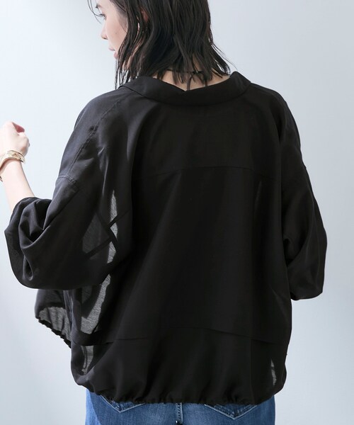INDIVI(インディヴィ)の「【接触冷感/洗える/2WAY】ドロスト付 シアーシャンブレーシャツ(シャツ/ブラウス・レディース・ネイビー系3/ブラウン系その他4/ライトグレー系3/ネイビー系2/ホワイト系3/ネイビー系5/ブルー系7/グレー系2/サックスブルー系2・38/05/13/15 /19/34)」の16枚目の写真