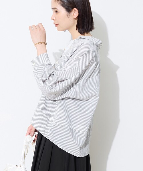 INDIVI(インディヴィ)の「【接触冷感/洗える/2WAY】ドロスト付 シアーシャンブレーシャツ(シャツ/ブラウス・レディース・ネイビー系3/ブラウン系その他4/ライトグレー系3/ネイビー系2/ホワイト系3/ネイビー系5/ブルー系7/グレー系2/サックスブルー系2・38/05/13/15 /19/34)」の21枚目の写真