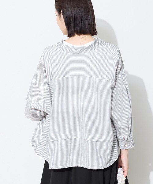 INDIVI(インディヴィ)の「【接触冷感/洗える/2WAY】ドロスト付 シアーシャンブレーシャツ(シャツ/ブラウス・レディース・ネイビー系3/ブラウン系その他4/ライトグレー系3/ネイビー系2/ホワイト系3/ネイビー系5/ブルー系7/グレー系2/サックスブルー系2・38/05/13/15 /19/34)」の22枚目の写真