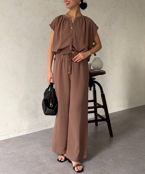 Chez toi(シェトワ)の「【セットアイテム】キーネックシャツ×イージーパンツ(つなぎ/オールインワン・レディース・モカ/ブルー/ブラック・FREE)」の14枚目の写真