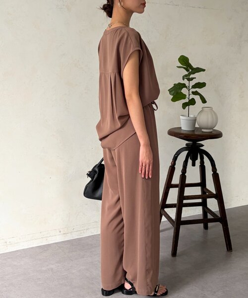 Chez toi(シェトワ)の「【セットアイテム】キーネックシャツ×イージーパンツ(つなぎ/オールインワン・レディース・モカ/ブルー/ブラック・FREE)」の16枚目の写真
