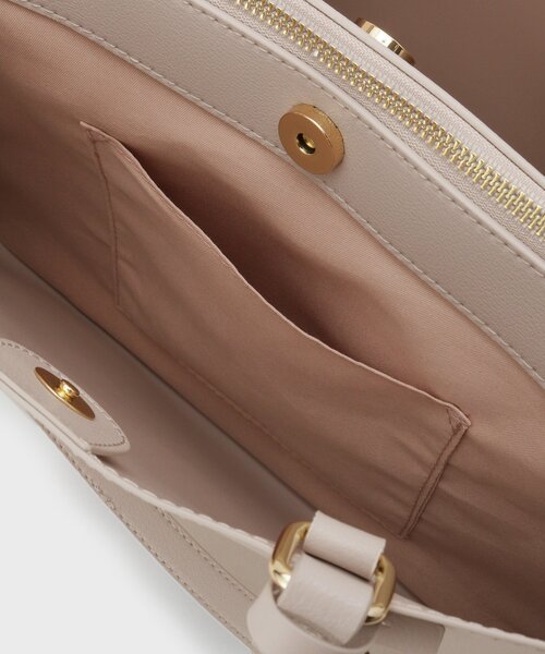 index（インデックス）の「カシメデザインスクエアA4トート（トートバッグ・レディース・ベージュ/ブラック・00）」の4枚目の写真