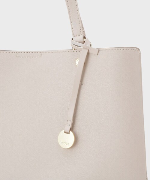 index（インデックス）の「カシメデザインスクエアA4トート（トートバッグ・レディース・ベージュ/ブラック・00）」の5枚目の写真