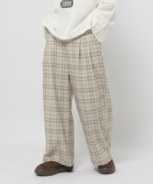 niko and...(ニコアンド)の「チェックポケットタックパンツ(その他パンツ・レディース・アイボリー/ネイビー・FREE)」の3枚目の写真