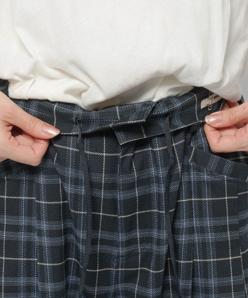 niko and...(ニコアンド)の「チェックポケットタックパンツ(その他パンツ・レディース・アイボリー/ネイビー・FREE)」の12枚目の写真