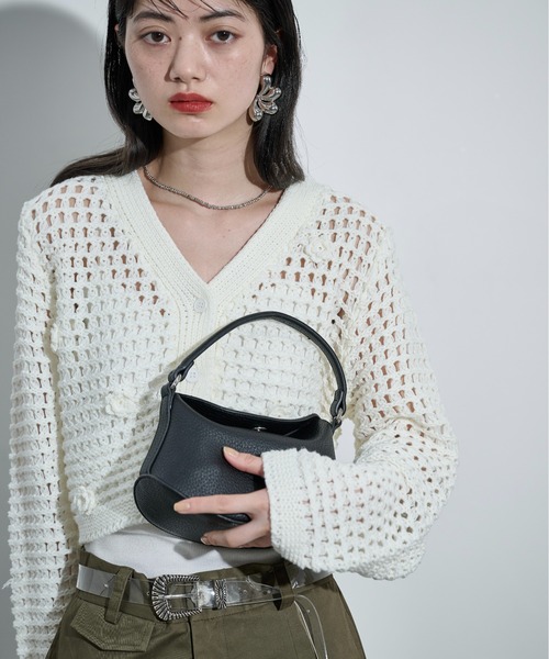 THE YOn（ザヨン）の「フラップラウンドミニショルダーバッグ（ショルダーバッグ・レディース・レッド/モカ/ブラック・FREE）」の5枚目の写真