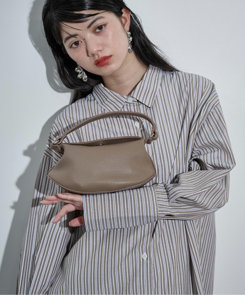 THE YOn（ザヨン）の「フラップラウンドミニショルダーバッグ（ショルダーバッグ・レディース・レッド/モカ/ブラック・FREE）」の12枚目の写真