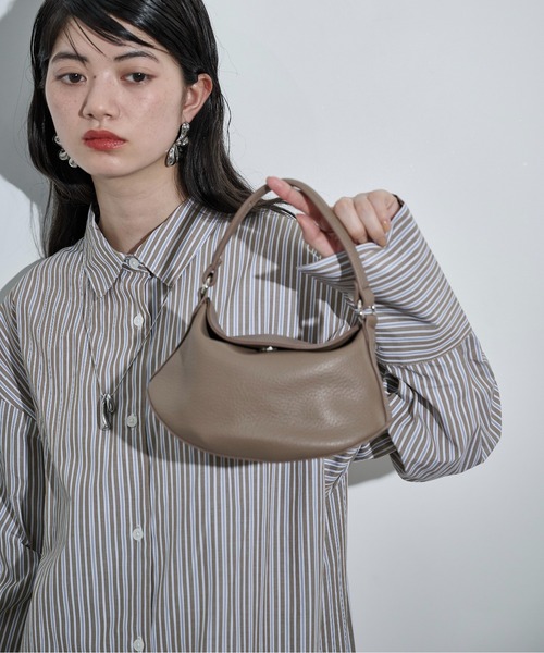 THE YOn（ザヨン）の「フラップラウンドミニショルダーバッグ（ショルダーバッグ・レディース・レッド/モカ/ブラック・FREE）」の14枚目の写真