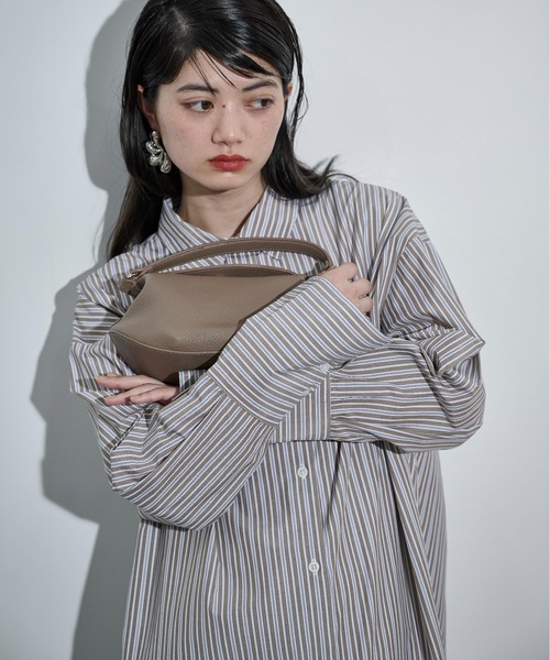 THE YOn（ザヨン）の「フラップラウンドミニショルダーバッグ（ショルダーバッグ・レディース・レッド/モカ/ブラック・FREE）」の13枚目の写真