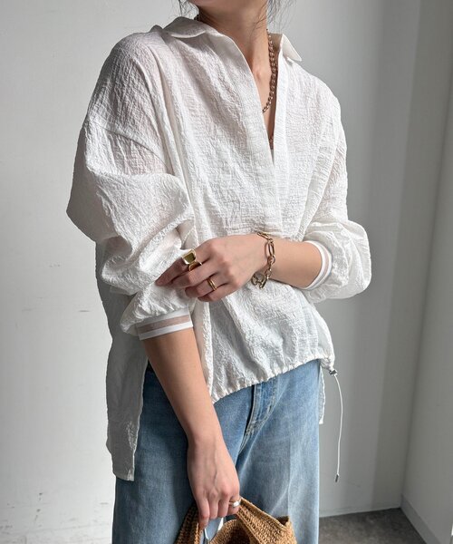 DouDou(ドゥドゥ)の「【WEB限定】ドロストスキッパーシャツ(シャツ/ブラウス・レディース・オフホワイト/ブラック/ベージュ・FREE)」の3枚目の写真