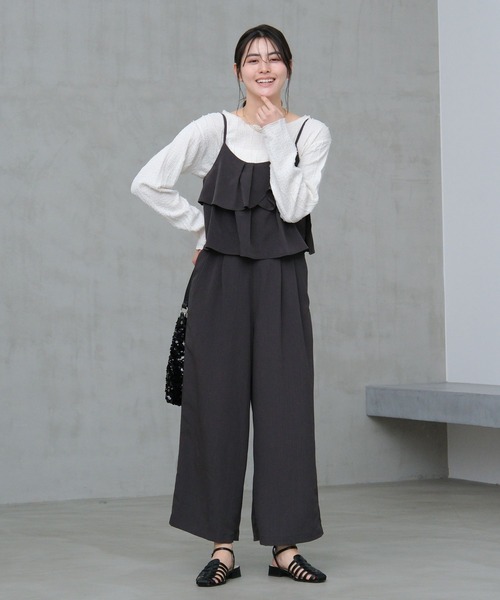 LAKOLE（ラコレ）の「フリルキャミサロペット / 658392（サロペット/オーバーオール・レディース・チャコール/ライトベージュ・FREE）」の2枚目の写真