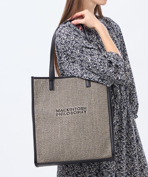 MACKINTOSH PHILOSOPHY(マッキントッシュ フィロソフィー)の「ロゴ刺しゅうサマートート(トートバッグ・レディース・チャコールグレー/ベージュ・FREE)」の12枚目の写真