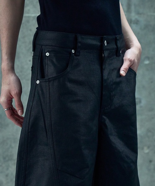 LANDNESS(ランドネス)の「【LANDNESS/ランドネス】COATED CURVE DENIM HALF PANTS/コーティッドカーブデニムハーフパンツ(デニムパンツ・メンズ・ブラック・S/M/L)」の7枚目の写真