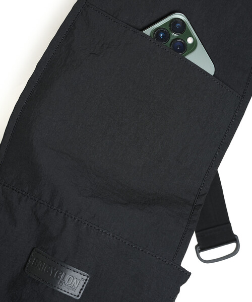 BAICYCLON by Bagjack(バイシクロン バイ バグジャック)の「BAICYCLON/バイシクロン 限定展開 BIG SHOUDER BAG(ショルダーバッグ・メンズ・ブラック・フリ-)」の19枚目の写真