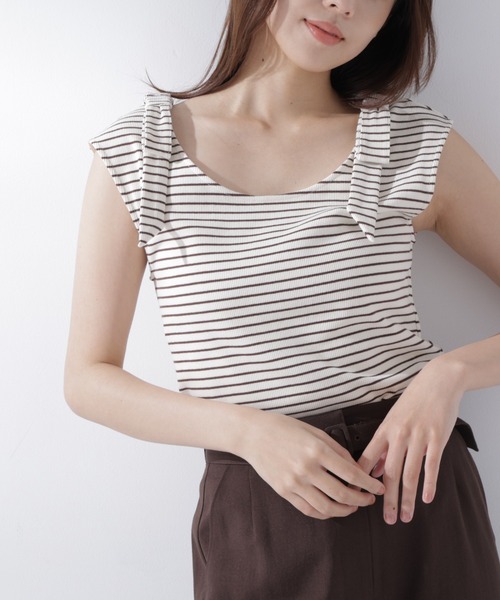 NATURAL BEAUTY BASIC(ナチュラルビューティーベーシック)の「ショルダーリボンボーダートップス(Tシャツ/カットソー・レディース・ブラウン系その他/ネイビー系/ホワイト系その他・フリ-)」の1枚目の写真