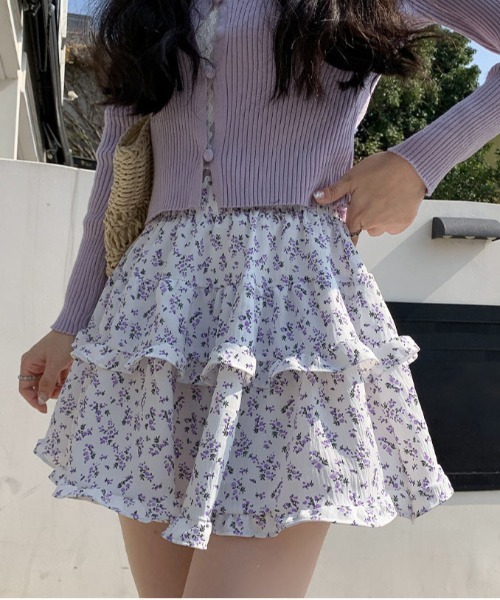 &soiree(アンドソワレ)の「ワッシャーフラワーフリルミニスカート(スカート・レディース・ホワイト/ネイビー・SMALL/MEDIUM/LARGE/X-LARGE)」の3枚目の写真