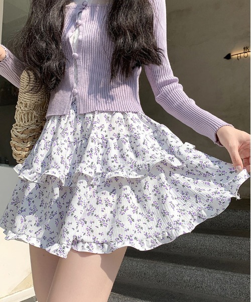 &soiree(アンドソワレ)の「ワッシャーフラワーフリルミニスカート(スカート・レディース・ホワイト/ネイビー・SMALL/MEDIUM/LARGE/X-LARGE)」の5枚目の写真