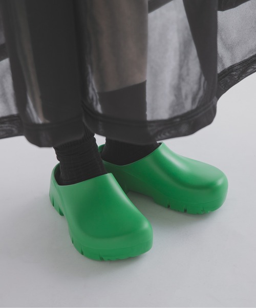 THE GOODLAND MARKET(ザグッドランドマーケット)の「BIRKENSTOCK SUPER-BIRKI2.0PUBOLD GRN (REGULAR)(スリッポン・レディース・グリーン・38/37/36)」の2枚目の写真