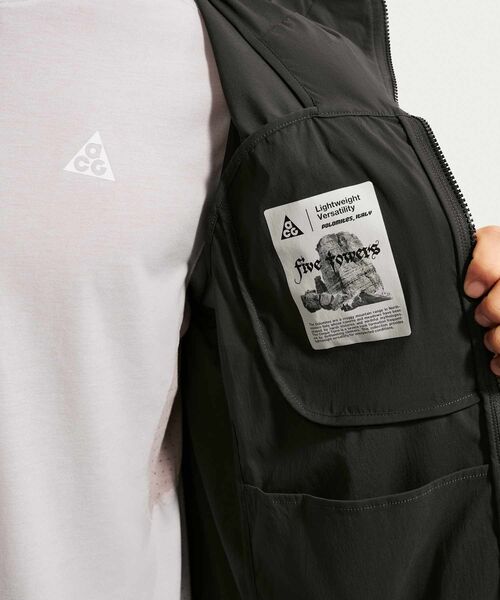 ACG(エィシージー)の「ナイキ オールコンディションギア "Five Towers" メンズ UV プロテクション ジャケット / Nike ACG "Five Towers" Men's UV Protection Jacket IF0960-010 Anthracite(ナイロンジャケット・メンズ・スミクロ・S/M/L/2XL/XL)」の6枚目の写真