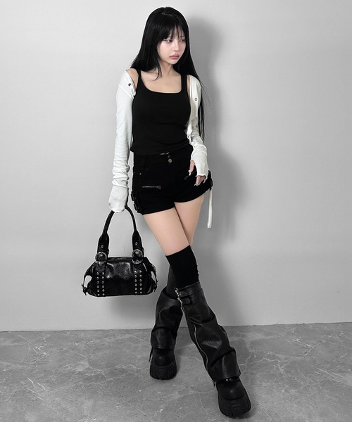 FOLLOWIN(フォロウィン)の「【2COLOR】スタッズベルトコンパクトボストンバッグ(トートバッグ・レディース・ホワイト/ブラック・FREE)」の21枚目の写真