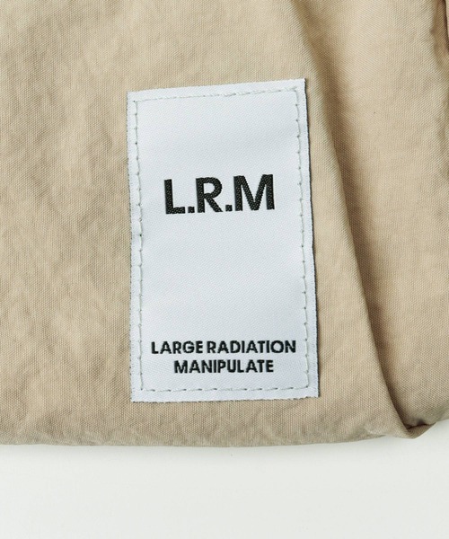 L.R.M(エルアールエム)の「L.R.M ドロストあおりトート(トートバッグ・レディース・ライトベージュ/ブラック/シルバー/ライトグレー・FREE)」の5枚目の写真