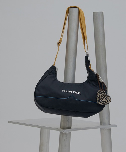 HUNTER(ハンター)の「HUNTER × Ameri PREMIUM NYLON SPEED SHOULDER BAG(ショルダーバッグ・レディース・ブラック・FREE)」の7枚目の写真