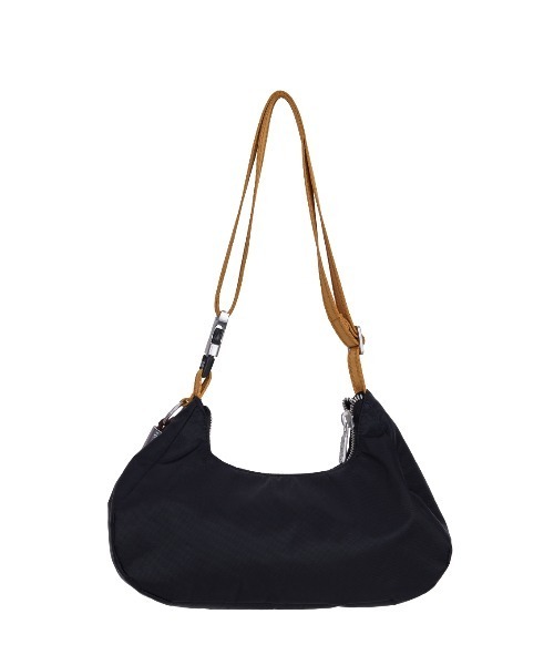 HUNTER(ハンター)の「HUNTER × Ameri PREMIUM NYLON SPEED SHOULDER BAG(ショルダーバッグ・レディース・ブラック・FREE)」の15枚目の写真