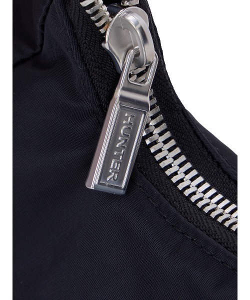HUNTER(ハンター)の「HUNTER × Ameri PREMIUM NYLON SPEED SHOULDER BAG(ショルダーバッグ・レディース・ブラック・FREE)」の21枚目の写真