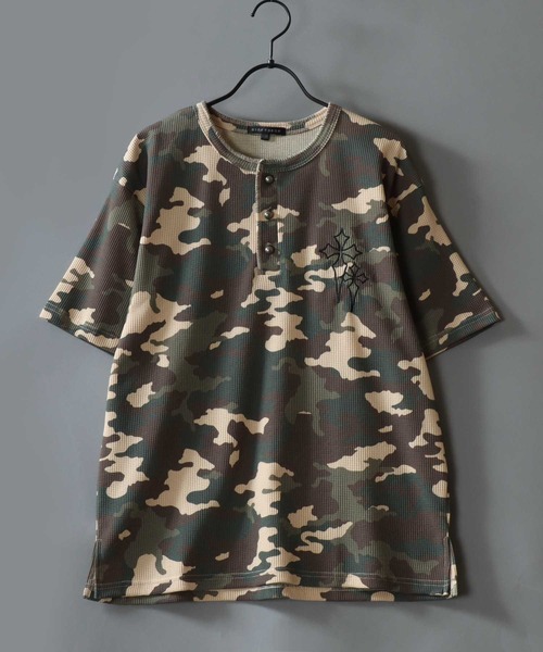 SITRY(シトリー)の「Camouflage Pattern Cross Logo Embroidery Thermal/カモフラ柄 ヴィンテージライク クロスロゴ ワンポイント刺繍 ショート丈 サーマル ワッフル ヘンリーネック 半袖Tシャツ レディース メンズ(Tシャツ/カットソー・メンズ・グリーン系その他/グリーン系その他2・M/L)」の3枚目の写真