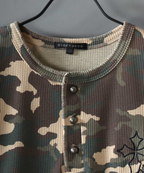 SITRY(シトリー)の「Camouflage Pattern Cross Logo Embroidery Thermal/カモフラ柄 ヴィンテージライク クロスロゴ ワンポイント刺繍 ショート丈 サーマル ワッフル ヘンリーネック 半袖Tシャツ レディース メンズ(Tシャツ/カットソー・メンズ・グリーン系その他/グリーン系その他2・M/L)」の6枚目の写真
