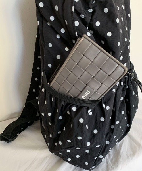 Teem Store(チームストア)の「【大容量/A4対応】ドット柄 ドロストリングギャザーバッグ(バックパック/リュック・レディース・ブラック/ホワイト・F)」の16枚目の写真