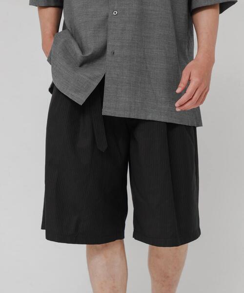 ANOTHER OFFICE(アナザー オフィス)の「ANOTHER OFFICE H.STRIPE BERMUDA PANTS(その他パンツ・メンズ・ブラック・3/2)」の2枚目の写真