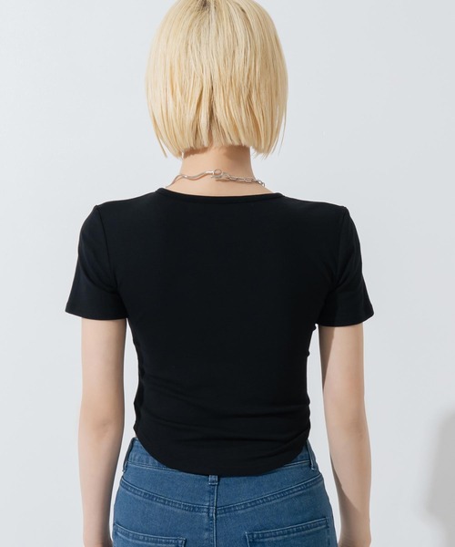 ANAP（アナップ）の「カップ付 Vネック ぴたっとTシャツ（Tシャツ/カットソー・レディース・ブラック/ホワイト・F）」の21枚目の写真