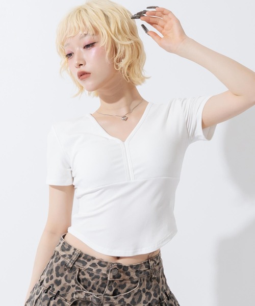 ANAP（アナップ）の「カップ付 Vネック ぴたっとTシャツ（Tシャツ/カットソー・レディース・ブラック/ホワイト・F）」の9枚目の写真