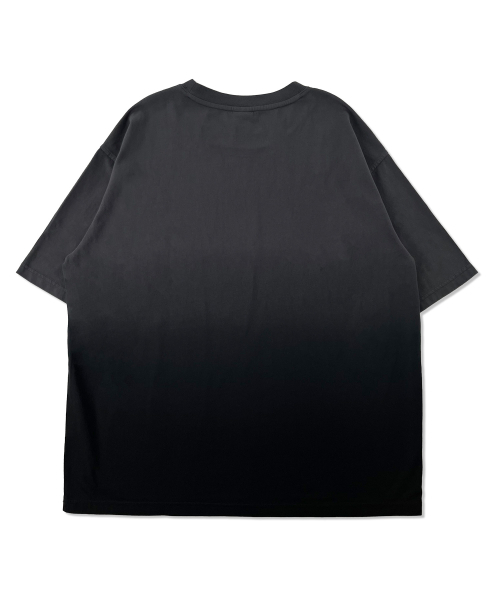 ANNOYED(アノイド)の「ウォッシュドグラデーションタイポ半袖 LQ2TU310_BLACK(Tシャツ/カットソー・メンズ・その他・95/100/105)」の2枚目の写真