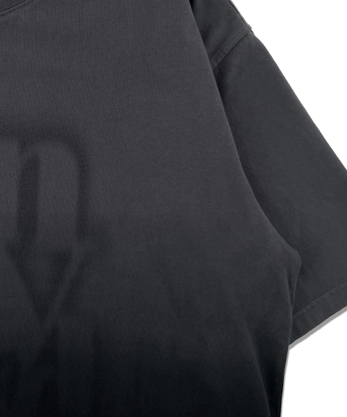 ANNOYED(アノイド)の「ウォッシュドグラデーションタイポ半袖 LQ2TU310_BLACK(Tシャツ/カットソー・メンズ・その他・95/100/105)」の4枚目の写真