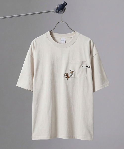 Disney(ディズニー)の「『SILVER BULLET SELECT AP/シルバーバレットセレクト』TOYSTORY半袖Tシャツ【Z】(Tシャツ/カットソー・レディース・スミクロ/アイボリー・LL/L/M)」の1枚目の写真