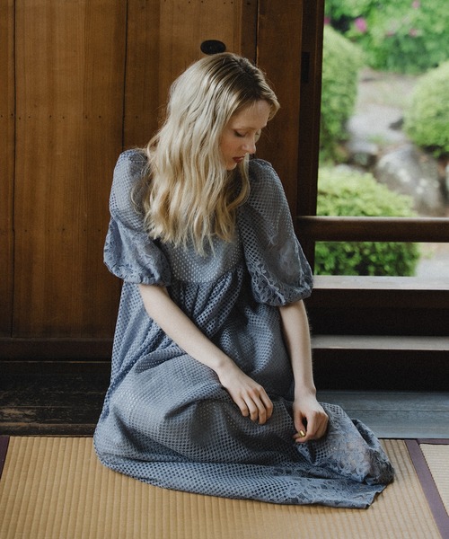 et.UNiVER(エトユニベール)の「Sheer Gingham Lace Dress(ドレス・レディース・オフホワイト/ブラック/ブルー・SMALL/MEDIUM/LARGE)」の22枚目の写真