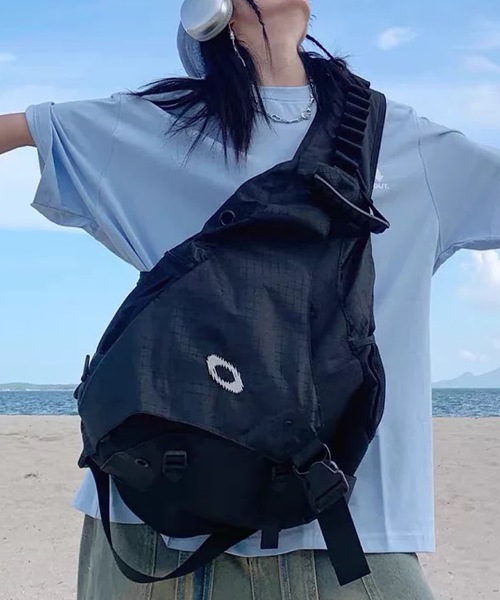 CELENA BEATS(セレナビーツ)の「大容量 ワンショルダーボディバッグ(ボディバッグ/ウエストポーチ・レディース・イエロー/ブラック/レッド・FREE)」の16枚目の写真