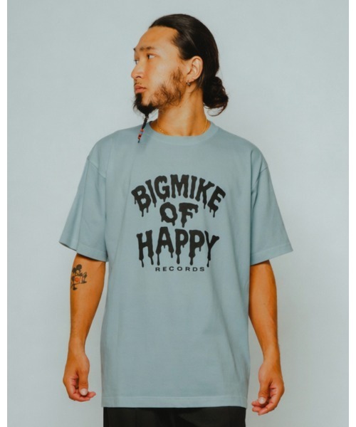 BIG MIKE（ビッグマイク）の「BIG MIKE ビッグマイク/ ピザ ロゴ HAPPY グラフィック プリントTシャツ 半袖 クルーネック // 102628400（Tシャツ/カットソー・メンズ・ブルー系その他/ブラック/ホワイト・MEDIUM/X-LARGE/LARGE）」の3枚目の写真