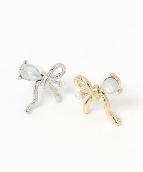 LAKOLE（ラコレ）の「リボンビジュパール樹脂ポストピアス / 899431（ピアス（両耳用）・レディース・その他1/その他2・FREE）」の4枚目の写真