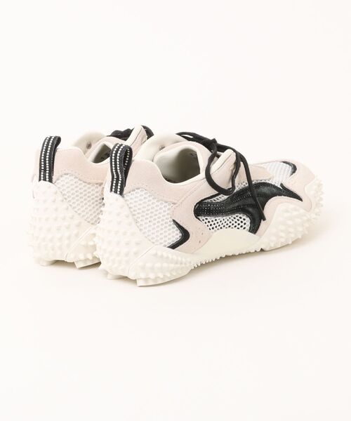 ADAM ET ROPE'(アダムエロペ)の「【PUMA(プーマ)】MOSTRO XC VINTAGE FADE(スニーカー・レディース・ホワイト・24/25/23)」の2枚目の写真
