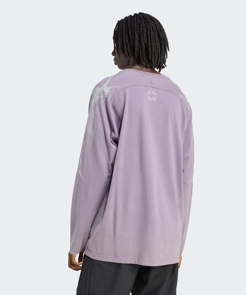 adidas(アディダス)の「Adilenium シーズン 4 チームガイスト グラフィック 長袖Tシャツ / ロンT / アディダスオリジナルス adidas Originals(Tシャツ/カットソー・メンズ・バイオレット・X-SMALL/X-LARGE/SMALL/MEDIUM/LARGE/3XL/XX-LARGE/XX-SMALL)」の2枚目の写真