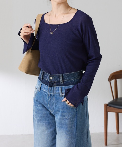 COLLAGE GALLARDAGALANTE(コラージュガリャルダガランテ)の「日焼け対策に使えるラメリブスクエアシアーT(Tシャツ/カットソー・レディース・ブラック/ホワイト/ホワイト系その他/ネイビー・FREE)」の4枚目の写真