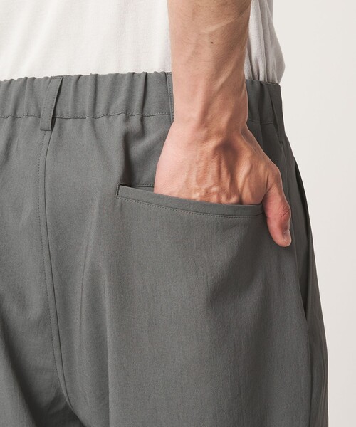 green label relaxing(グリーンレーベルリラクシング)の「SHIELDRY ワイド 1P パンツ W4 -伸縮性・UVカット・遮熱-(その他パンツ・メンズ・グレー系/ダークグレー/モカ・L/M/S/XL)」の6枚目の写真