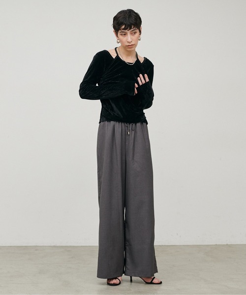 LARUTA（ラルータ）の「【LARUTA】［WEB限定］マイクロサキソニーリラックスパンツ（その他パンツ・レディース・ブラック/グレー・MEDIUM）」の2枚目の写真