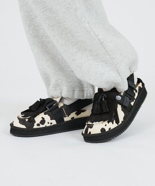 SHAKA(シャカ)の「【SHAKA/シャカ】ミュール タッセル カウ/MULE TASSEL COW/シューズ(モカシン/デッキシューズ・レディース・ブラック系その他/ブラウン系その他・25/24/23)」の2枚目の写真